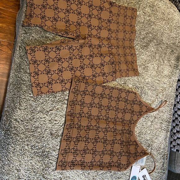 Guess logo Della matching set body contour Biker shorts and Tank top XS - Picture 1 of 3